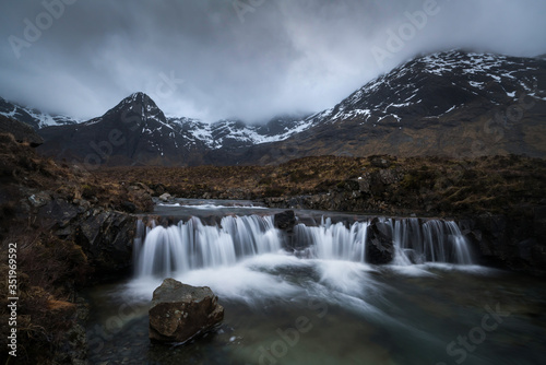 Islаnd of Skye in Scotland © Veselin