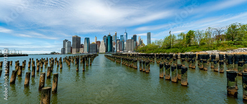 Obraz na płótnie New York City skyline from Brooklyn Bridge Park w salonie
