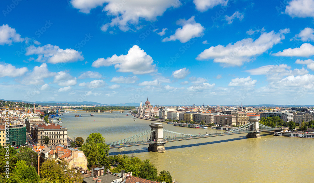 Fototapeta premium Panoramic view of Budapest