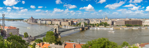 Panoramic view of Budapest © Sergii Figurnyi