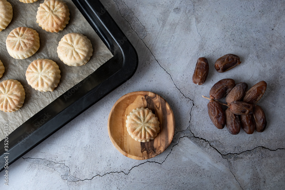 Top view Desserts Eid al-Fitr date mamool Cookies baked sweet Fabulous Kahk (Eid Cookies) Top view Desserts Eid al-Fitr date mamool Cookies baked sweet Fabulous Kahk (Eid Cookies)