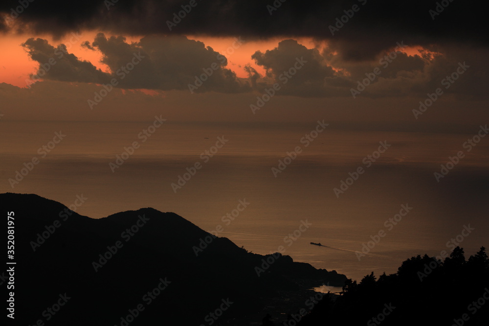 夕暮れの仁科峠 夕暮れの仁科峠