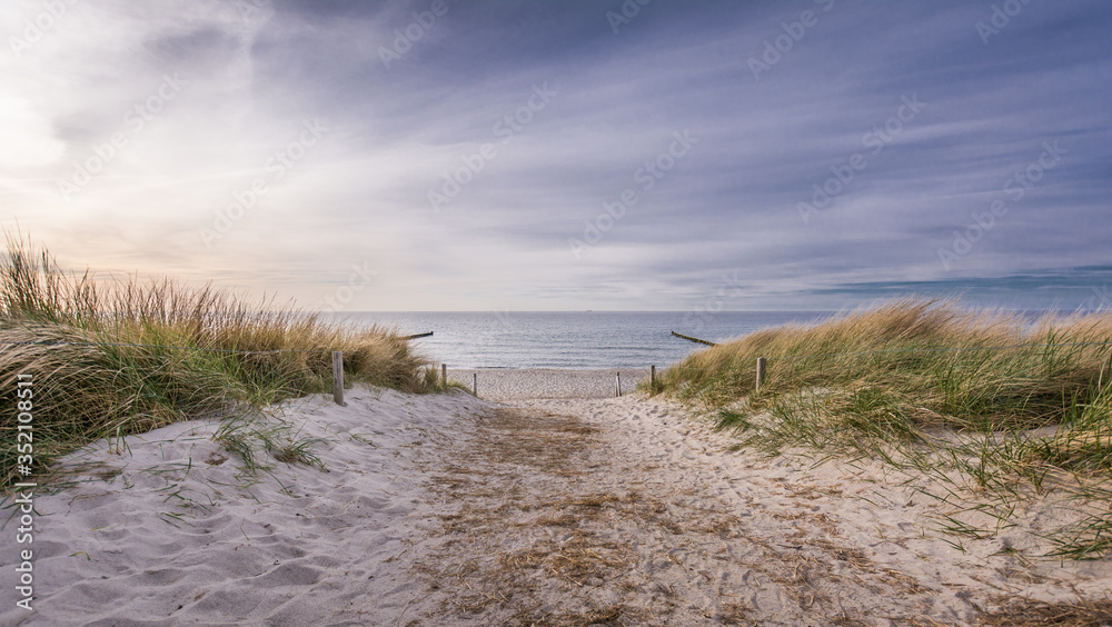 Strandaufgang im Sonnenuntergang - malerisches Fischland Darss