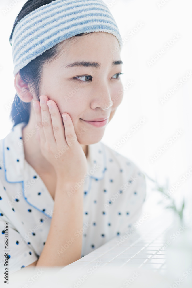女性 スキンケア 女性 スキンケア