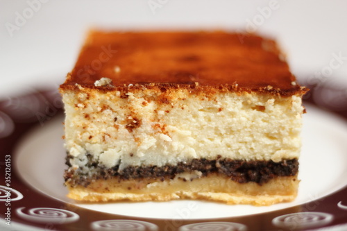 Cheesecake with poppy seed filling