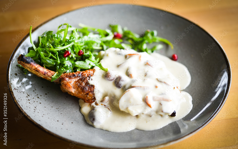 tasty pork cutlet & mushrooms sauce