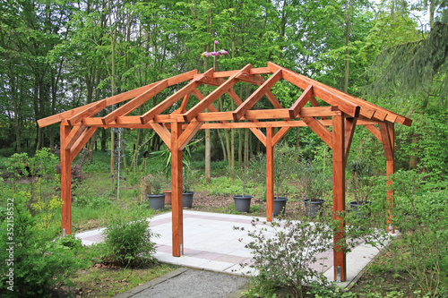 Holz Pavillon selbst aufbauen nach Anleitung