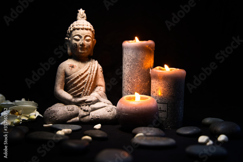 Buddha und Kerzen