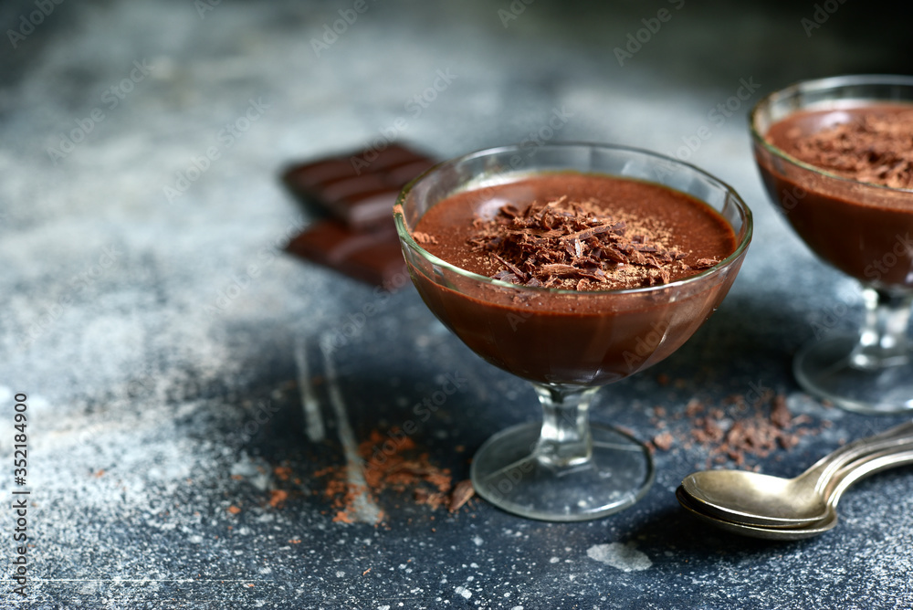 Delicious vegan chocolate mousse in a glass. - obrazy, fototapety, plakaty 