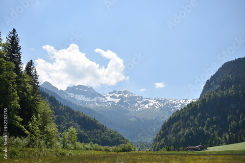 Wunderschöne Gebirgsansichten in der Schweiz 18.5.2020