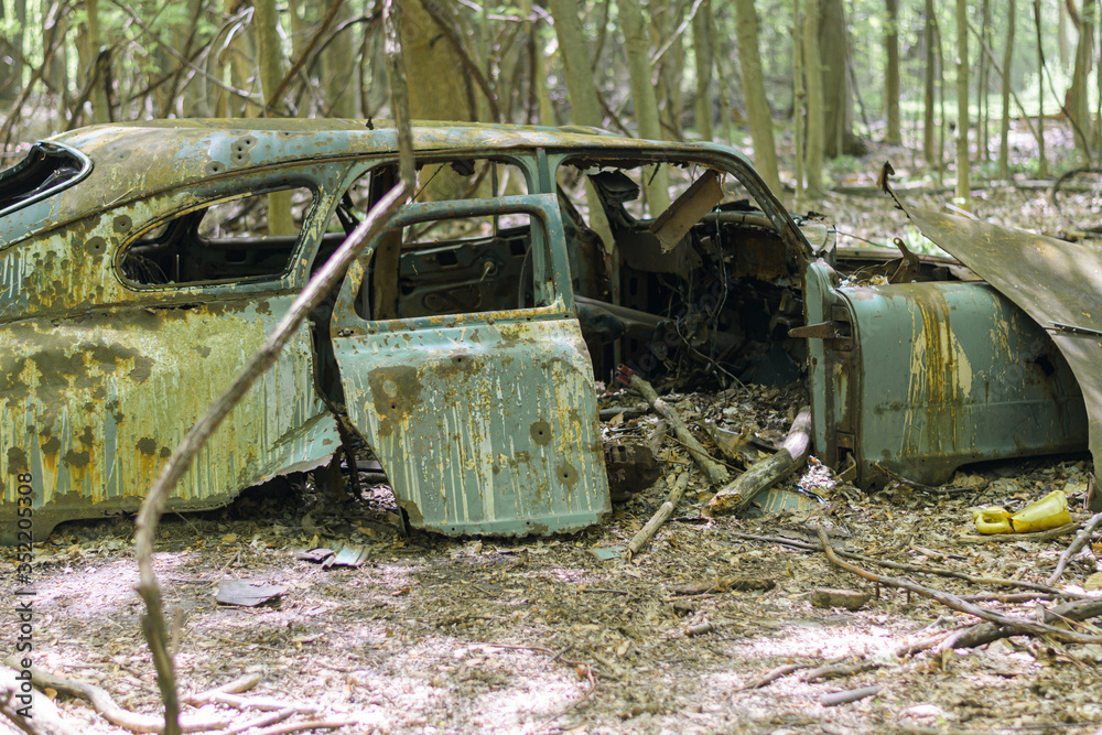 1950 Nash Ambassador - Wrecked and Abandoned 1950 Nash Ambassador - Wrecked and Abandoned