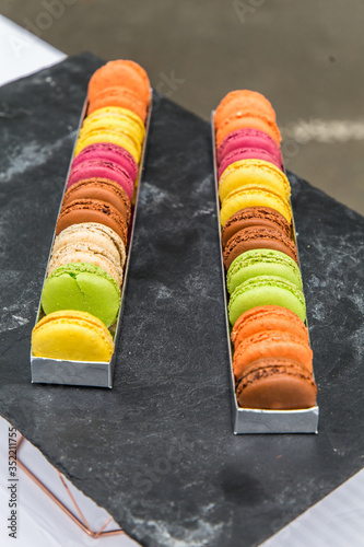 macarons de traiteur patissier plein de couleur