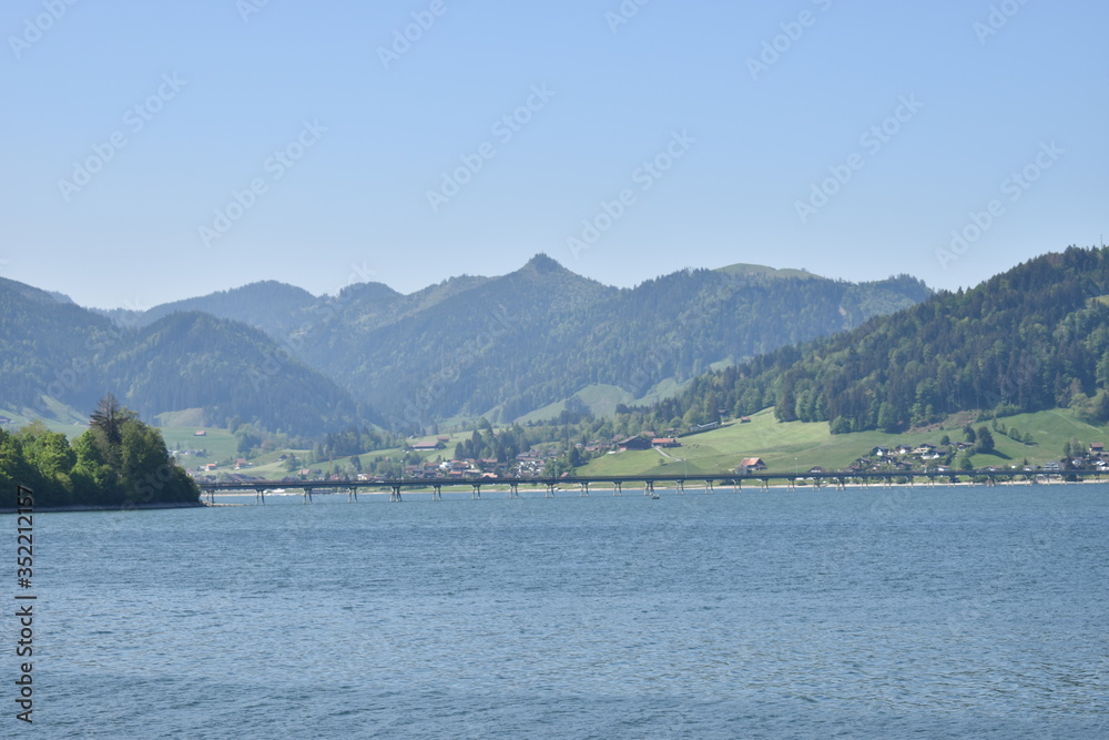 ausblick über den Sihlsee in der Schweiz am 18.5.2020