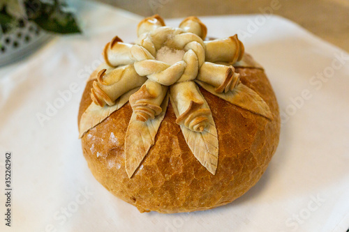 Weselny chleb. Powitanie chlebem i solą