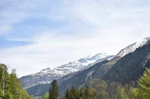 Klausenpass in der Schweiz Berglandschaft 8.5.2020