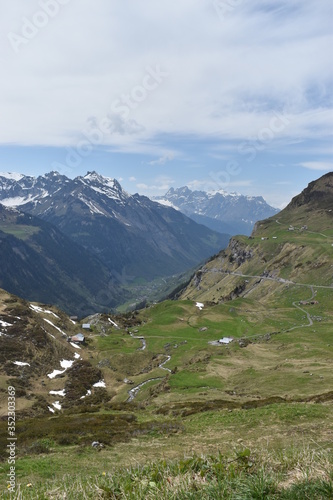 Klausenpass in der Schweiz Berglandschaft 8.5.2020