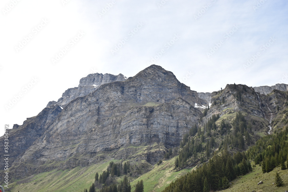 Klausenpass in der Schweiz Berglandschaft 8.5.2020
