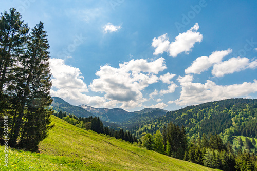 Fototapeta Naklejka Na Ścianę i Meble -  The beautiful Gunzesried valley