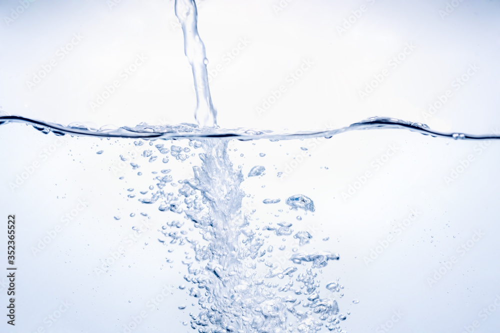 清らかで冷たそうなな水.エコイメージ 清らかで冷たそうなな水.エコイメージ