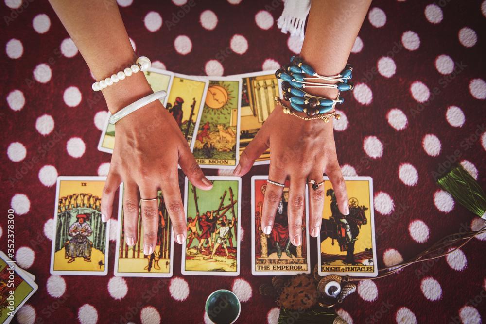 Tarot Psychic Readings