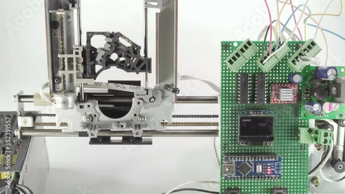 Testing the program that controls the stepper motor Used to move on 1 in 3 axes