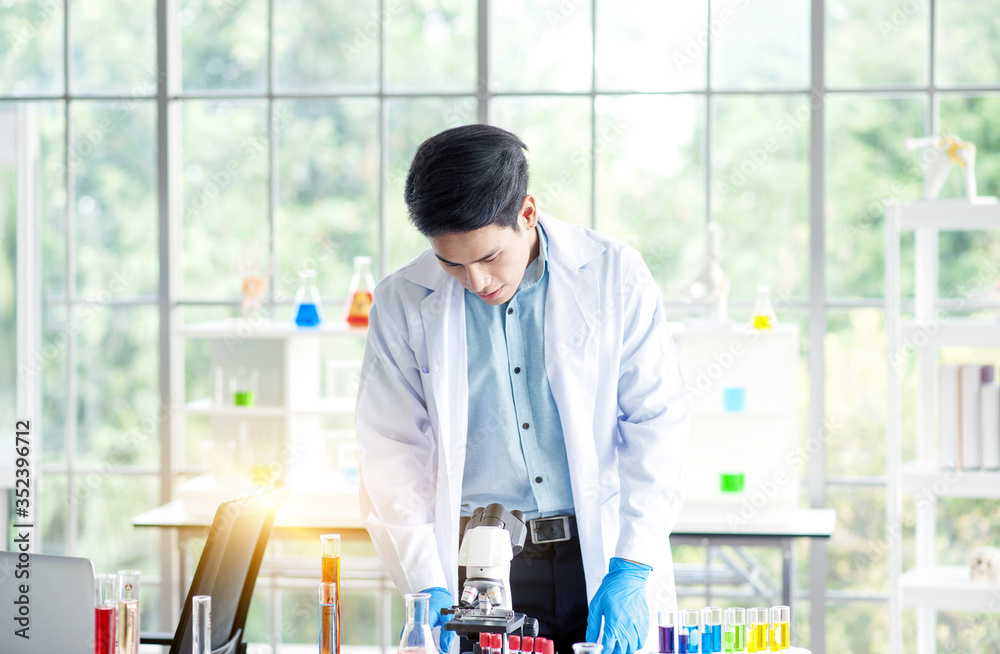 cience standing in lab,Science is studying experimental results Research for treatment of diseases