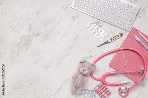 PC keyboard, stethoscope, s...