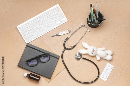 PC keyboard, stethoscope, n...