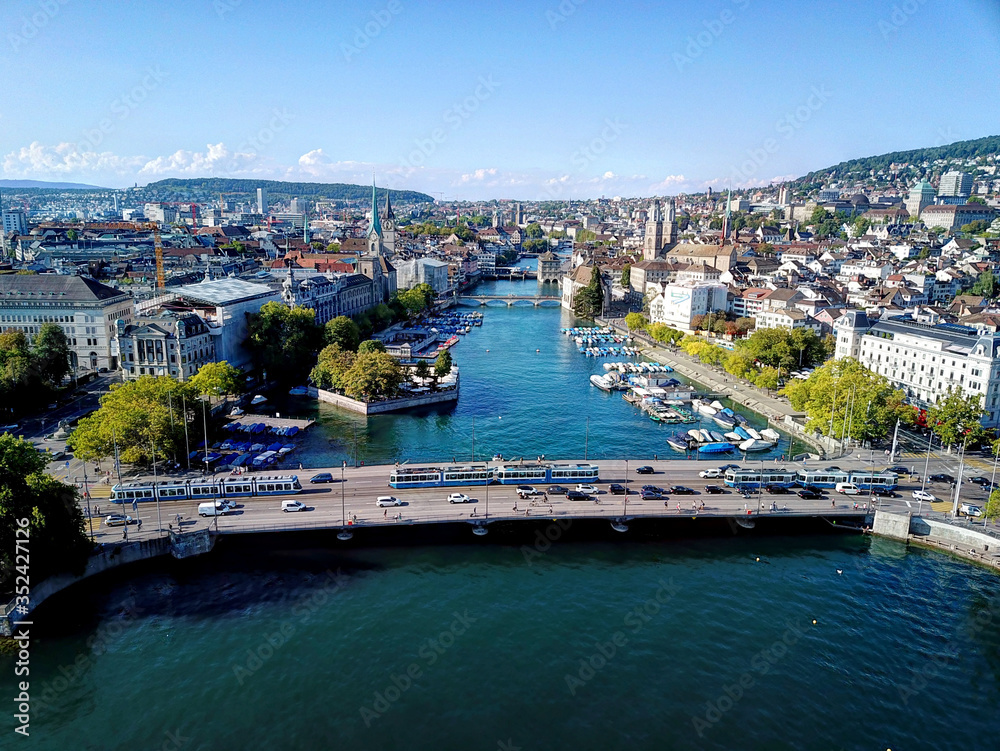 Naklejka premium Zurich City life