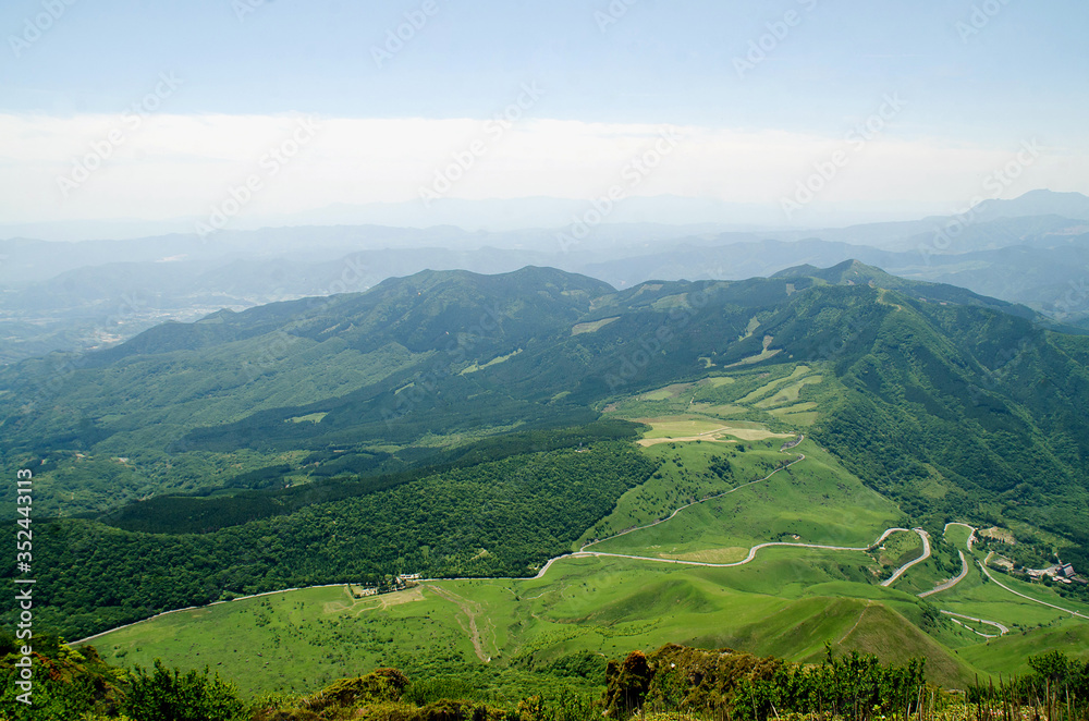 Naklejka premium 大分・由布院(湯布院) 由布岳の山頂風景