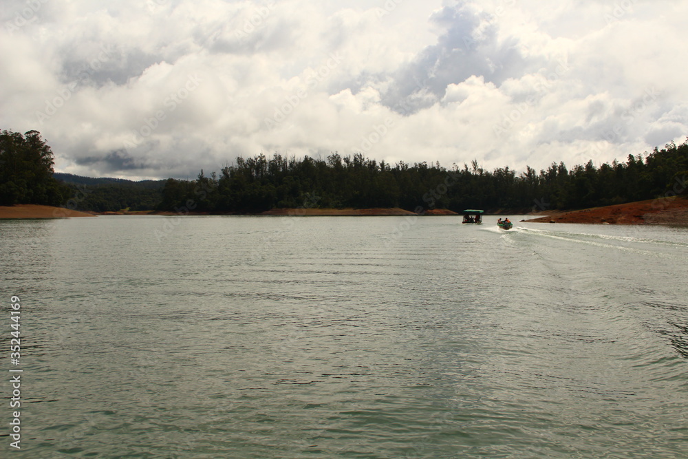 ooty lake, tamil nadu, india