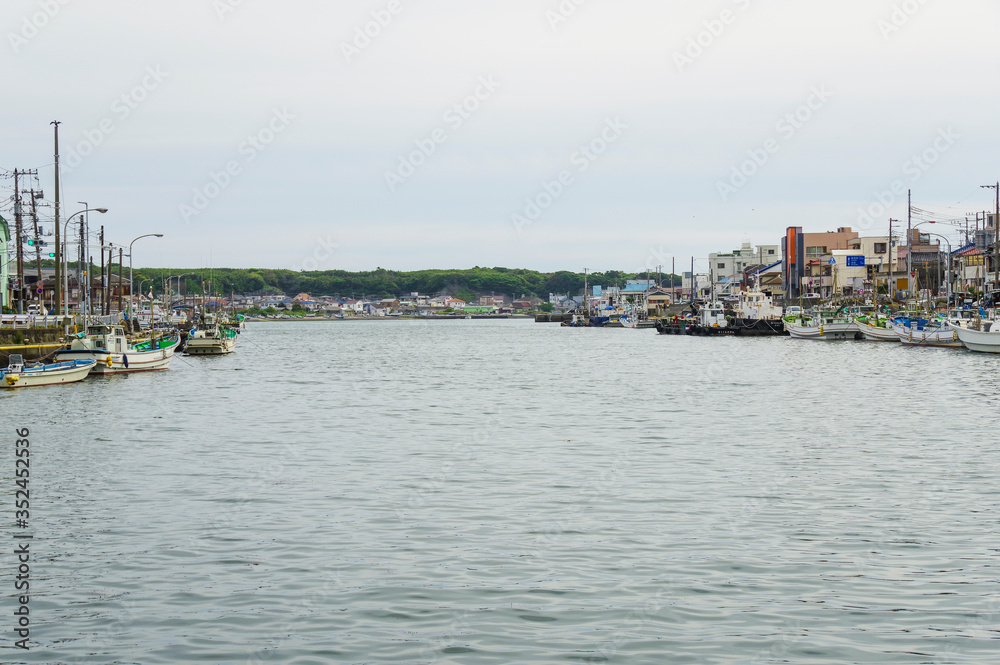 Naklejka premium 三崎港に係留する漁船