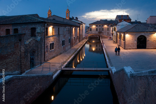 Lungo il canale