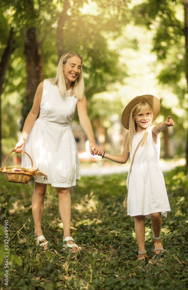 Fototapeta premium Surprise for you mom.