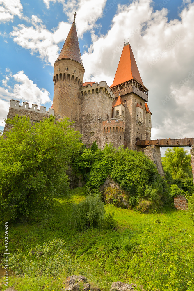 Fototapeta premium Hunedoara Castle, also known a Corvin Castle or Hunyadi Castle, is a Gothic-Renaissance castle in Hunedoara, Romania. One of the largest castles in Europe.