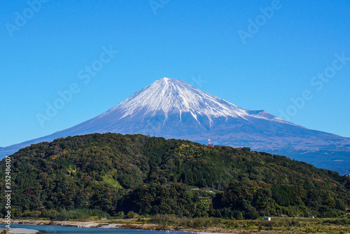 富士川からの富士山 © kazu8