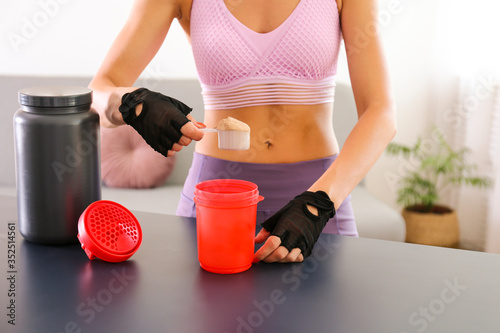 Canvas-taulu Stay at home training concept