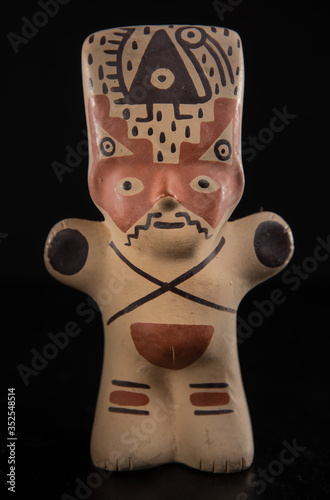 huaco tradicional de la cultura paracas, ica peru