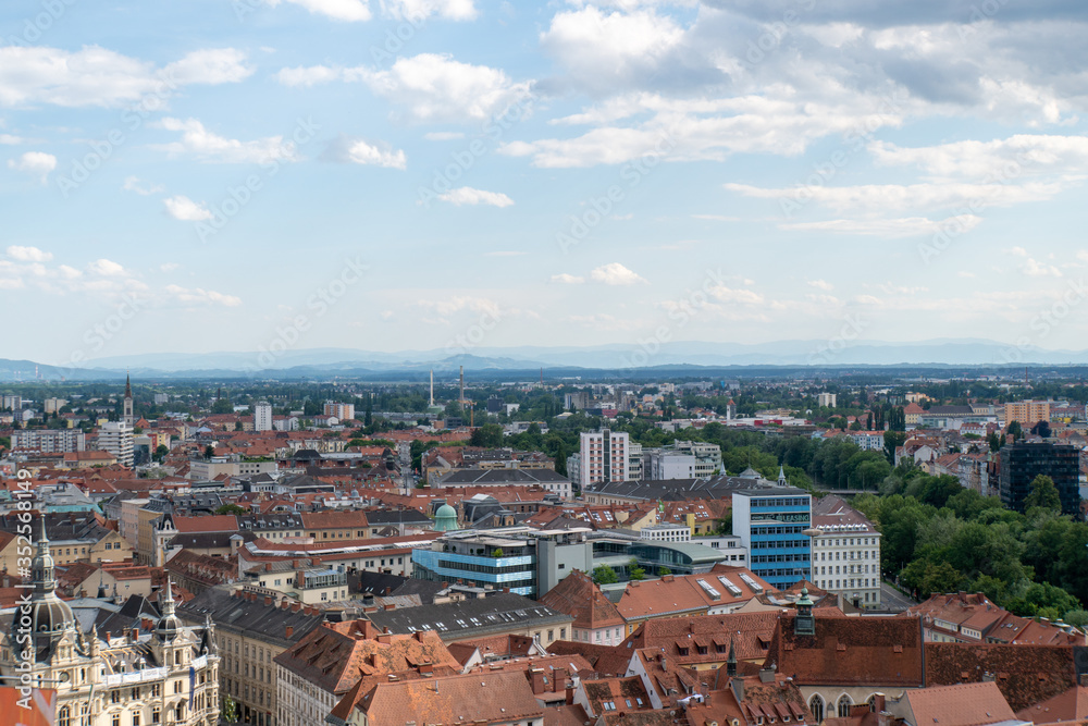 Blick über die Stadt Graz im Frühling