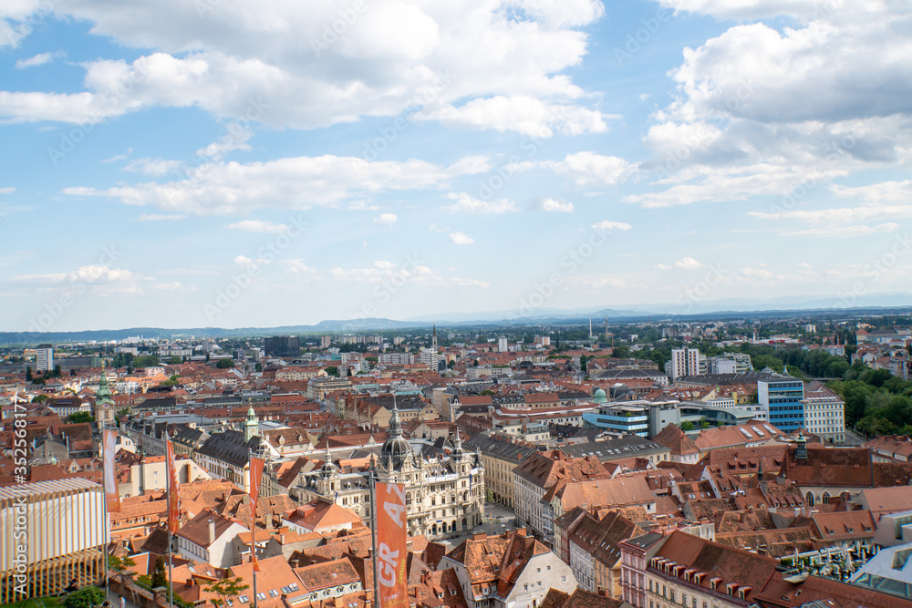 Blick über die Stadt Graz im Frühling