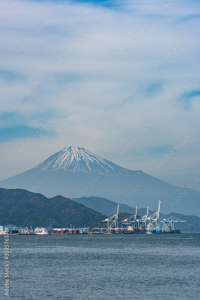 清水港から見た富士山