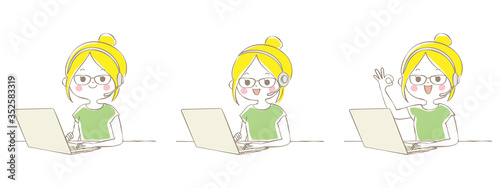 ノートパソコンとヘッドセットでテレワークする若い女性