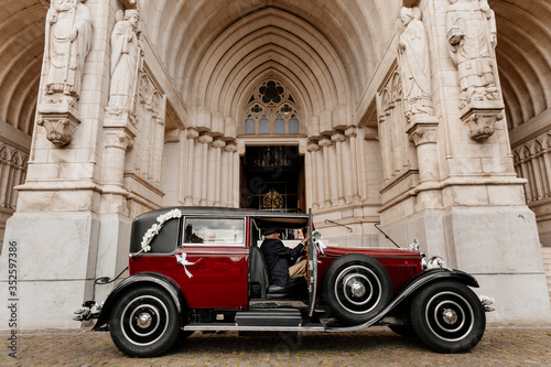 Vintage wedding retro car