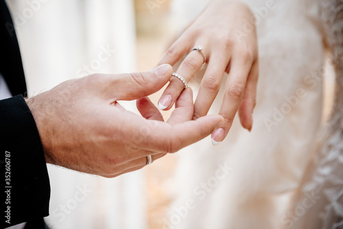 Wedding rings exchange