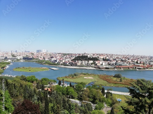Fototapeta Naklejka Na Ścianę i Meble -  view of the port of istanbul