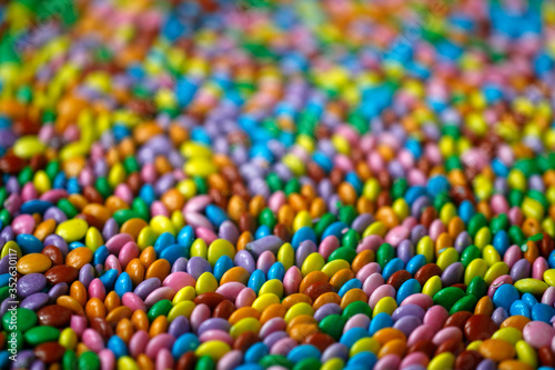 Fundo panorâmico de  balas coloridas