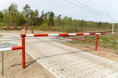 Obraz na plátně barriers on a level crossing