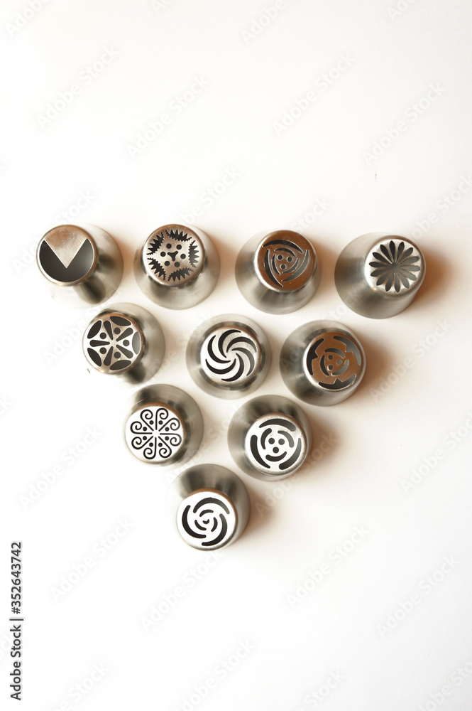 Nozzles for cream. Confectionery supplies. Metal molds for cake decoration and baking.