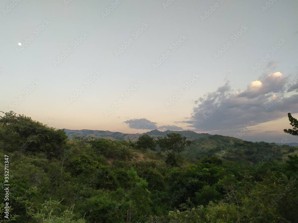 Obraz premium sunset in the mountains