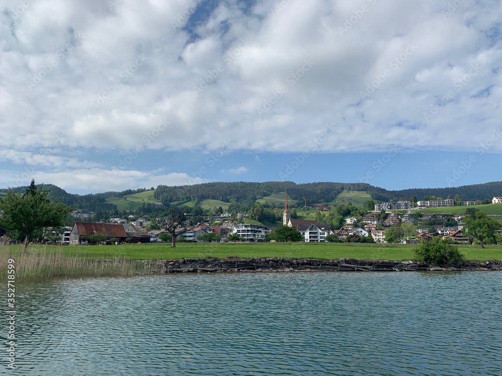 Panorama auf Gemeinde Oberägeri / Oberaegeri im am Ägerisee / Aegerisee / See im Ägerital / Aegerital im Kanton Zug Panorama auf Gemeinde Oberägeri / Oberaegeri im am Ägerisee / Aegerisee / See im Ägerital / Aegerital im Kanton Zug